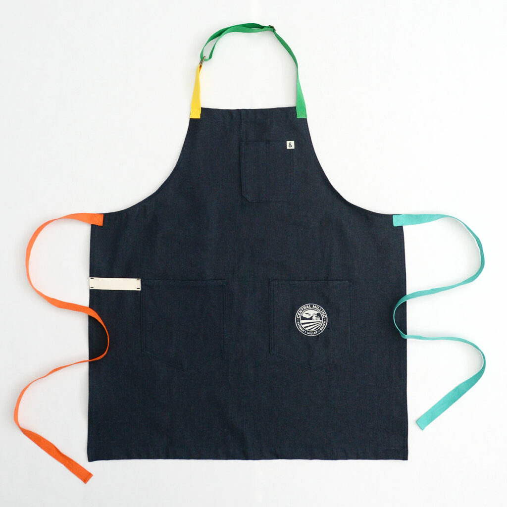 Professional black cotton apron with central pocket